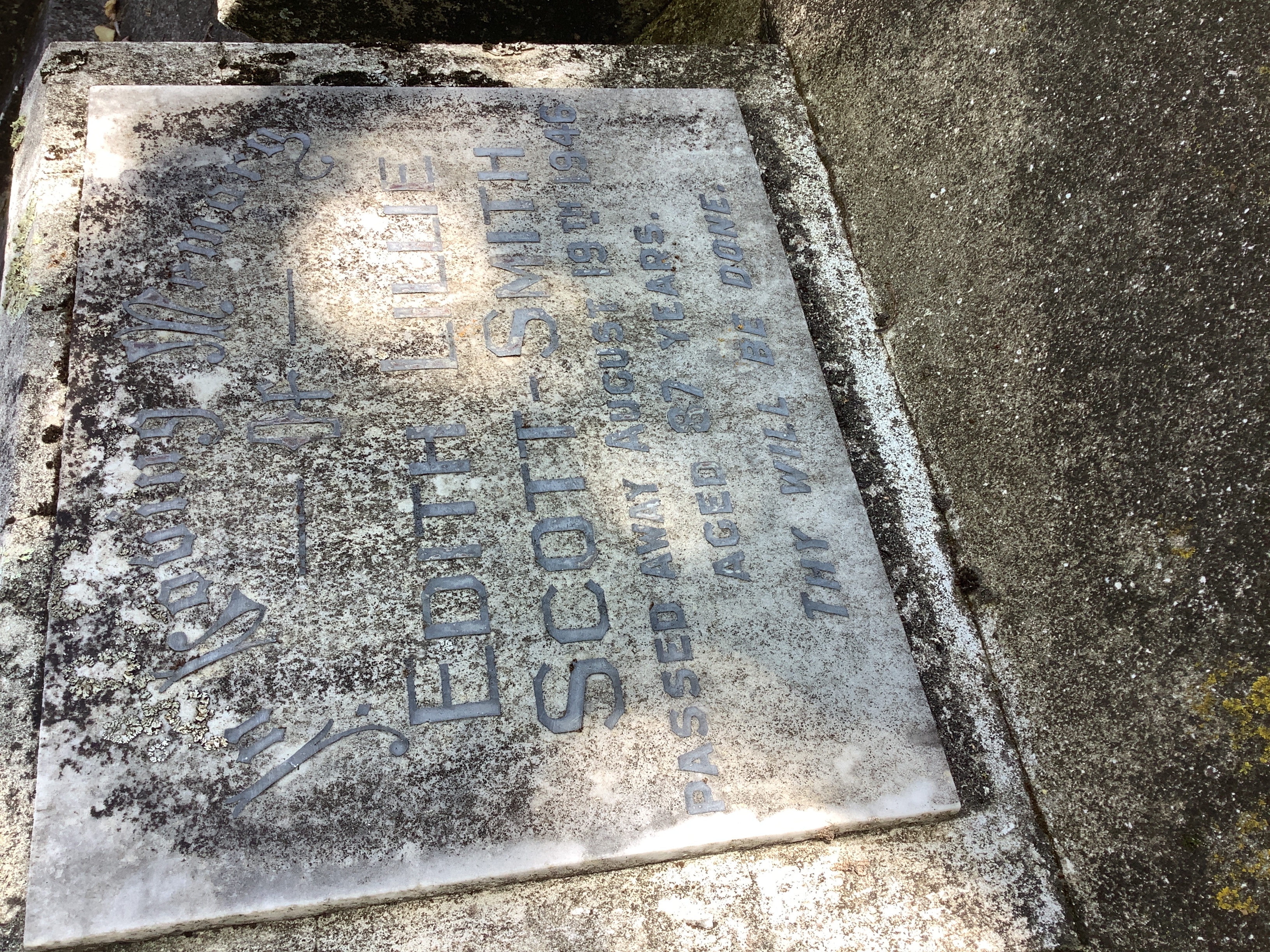 headstone