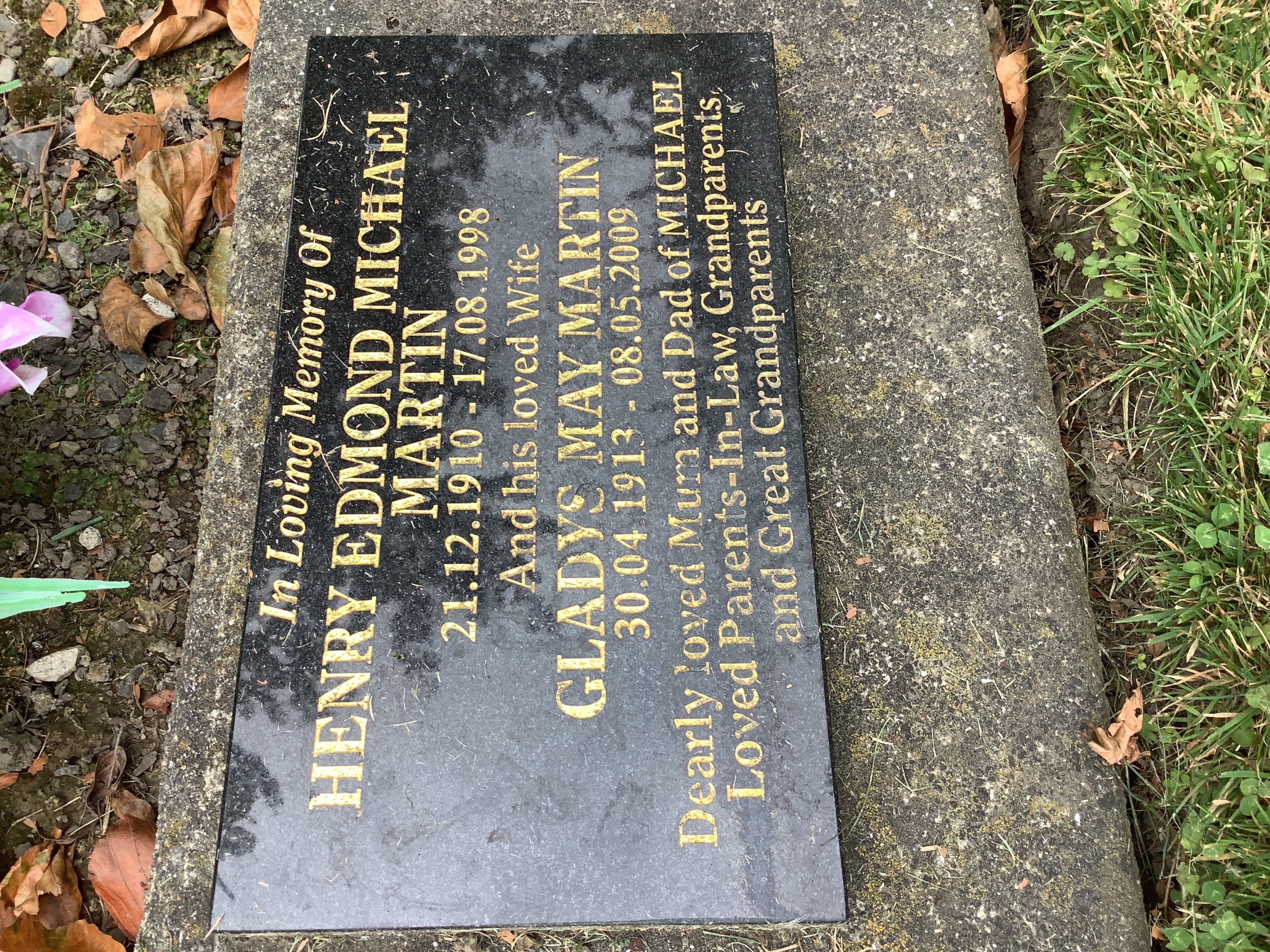 headstone