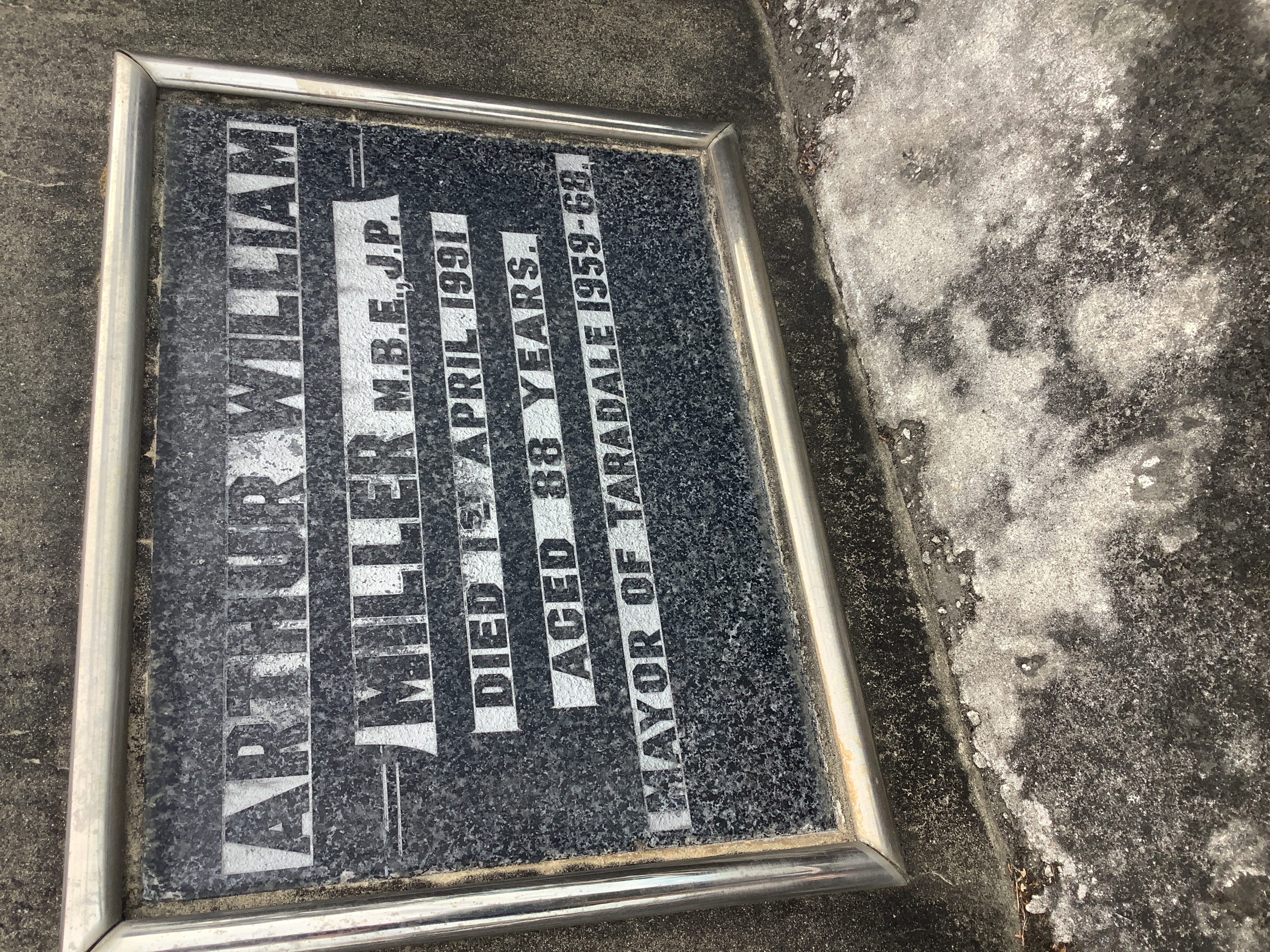headstone