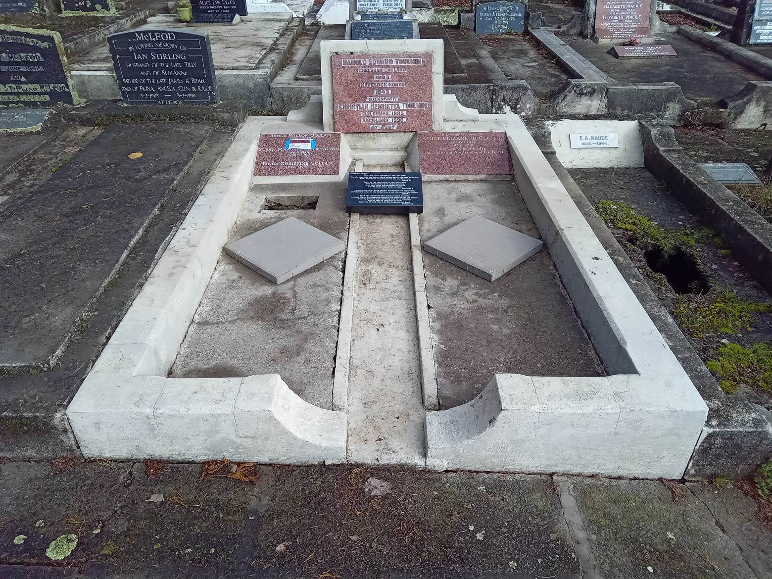 headstone