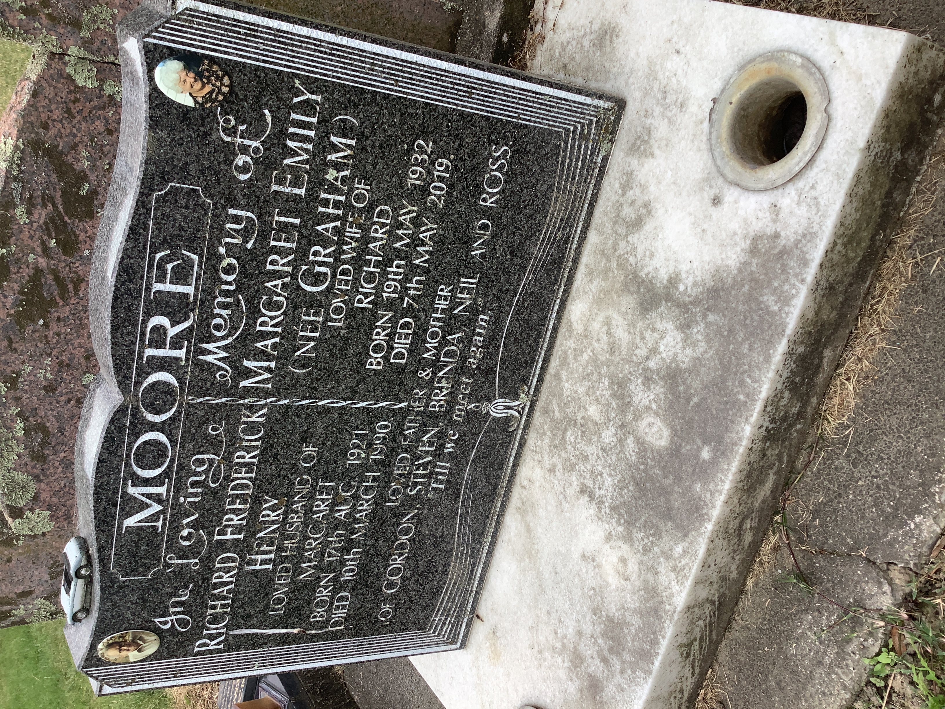 headstone