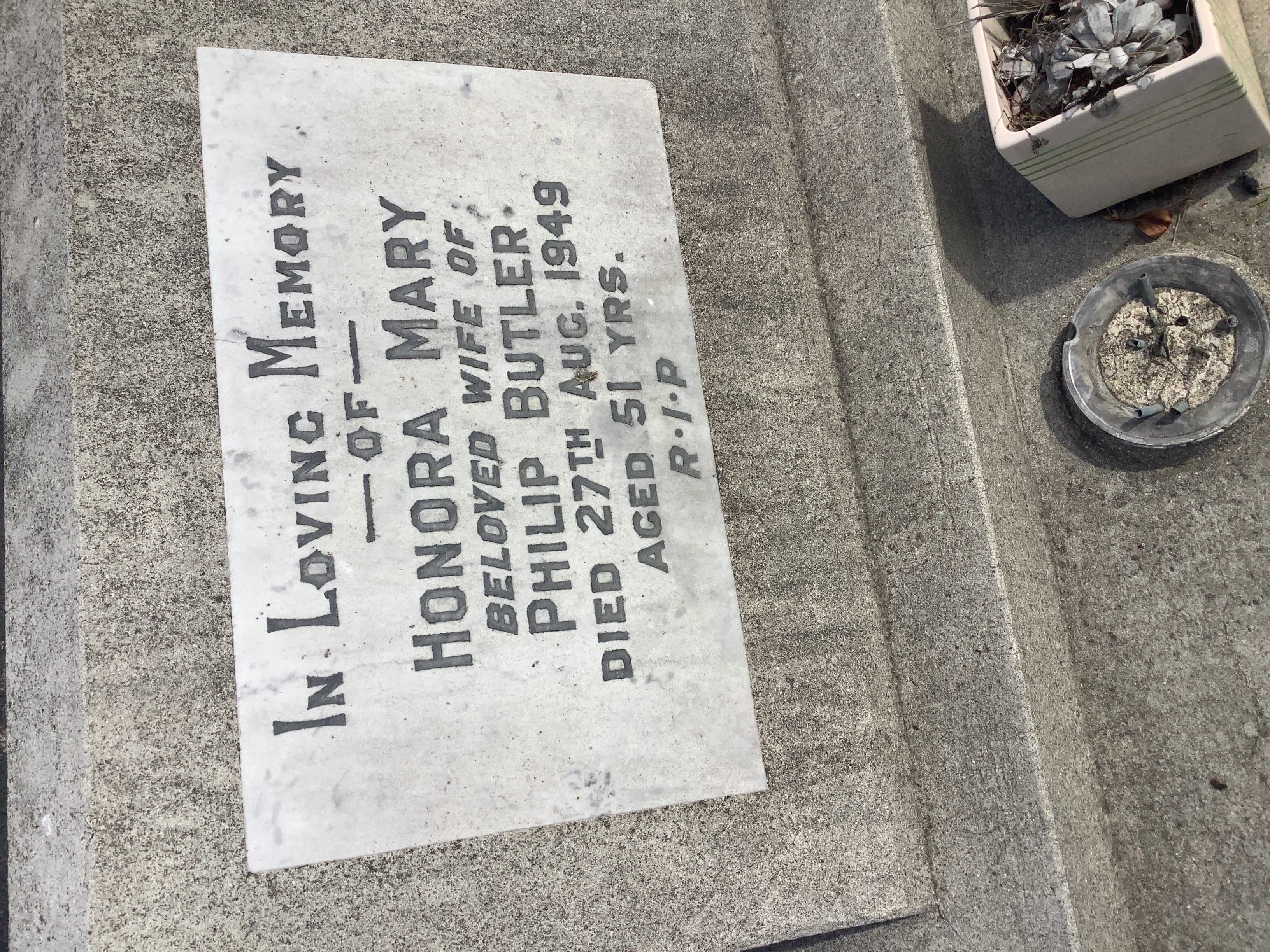 headstone