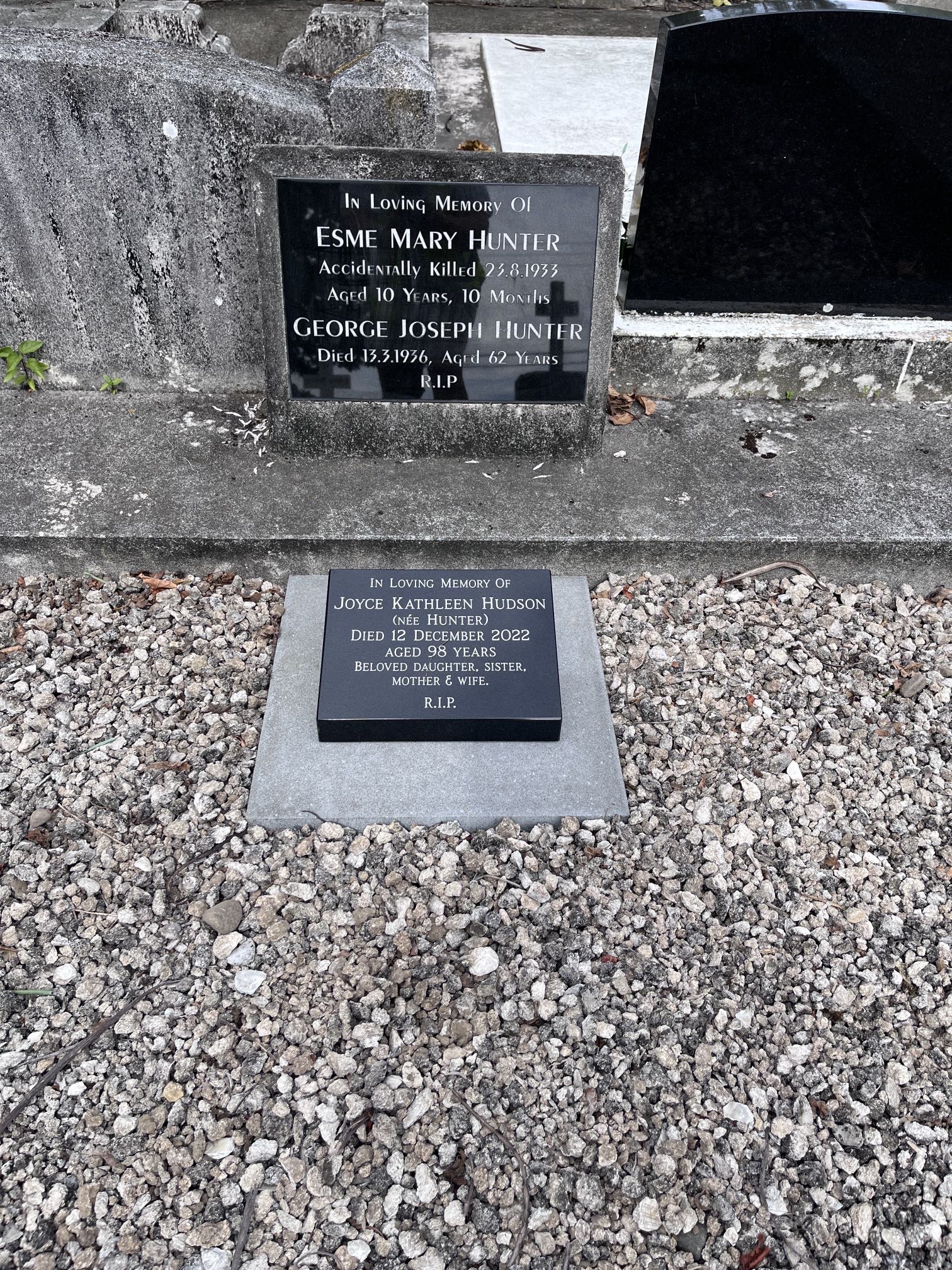 headstone