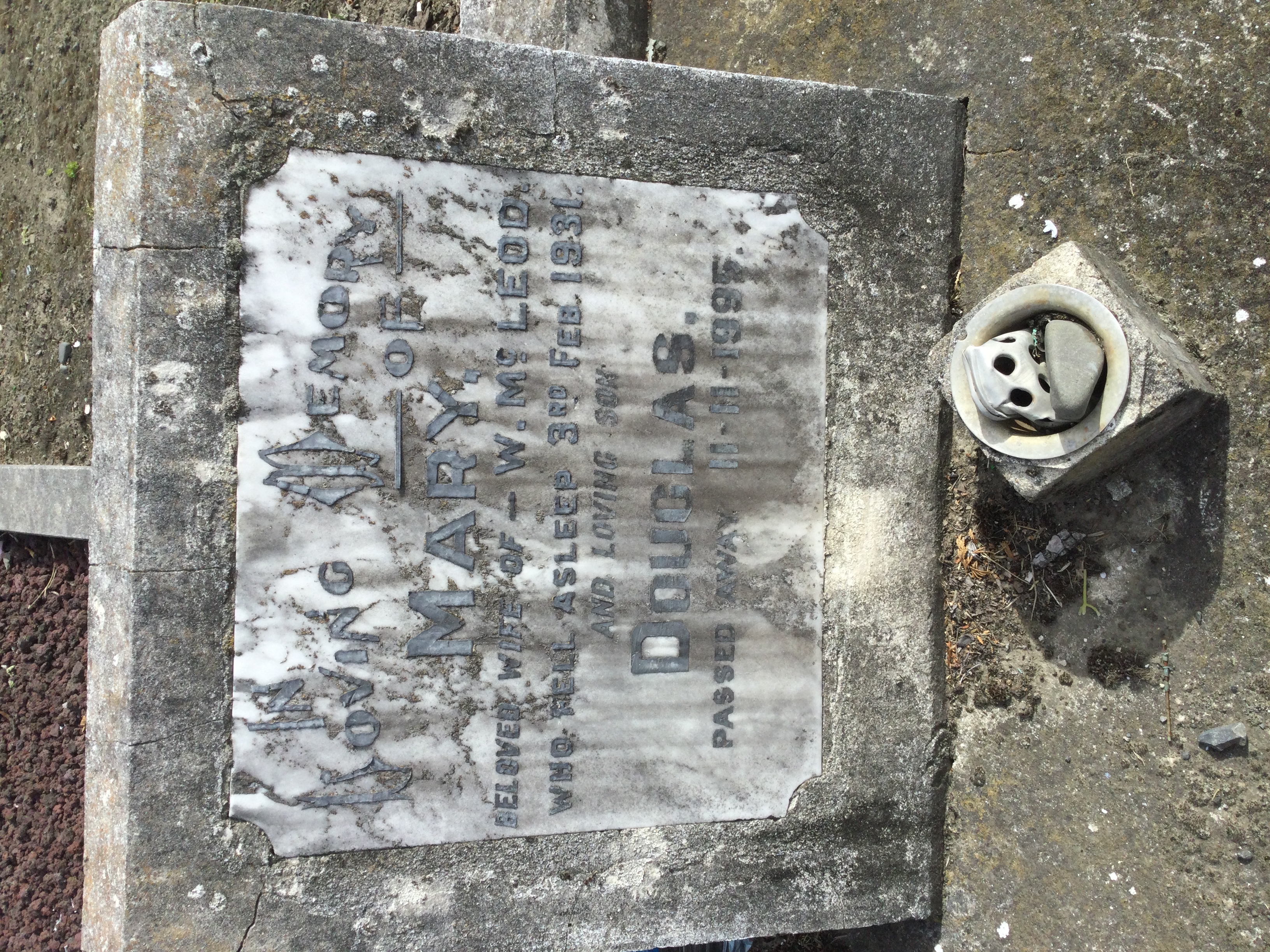 headstone