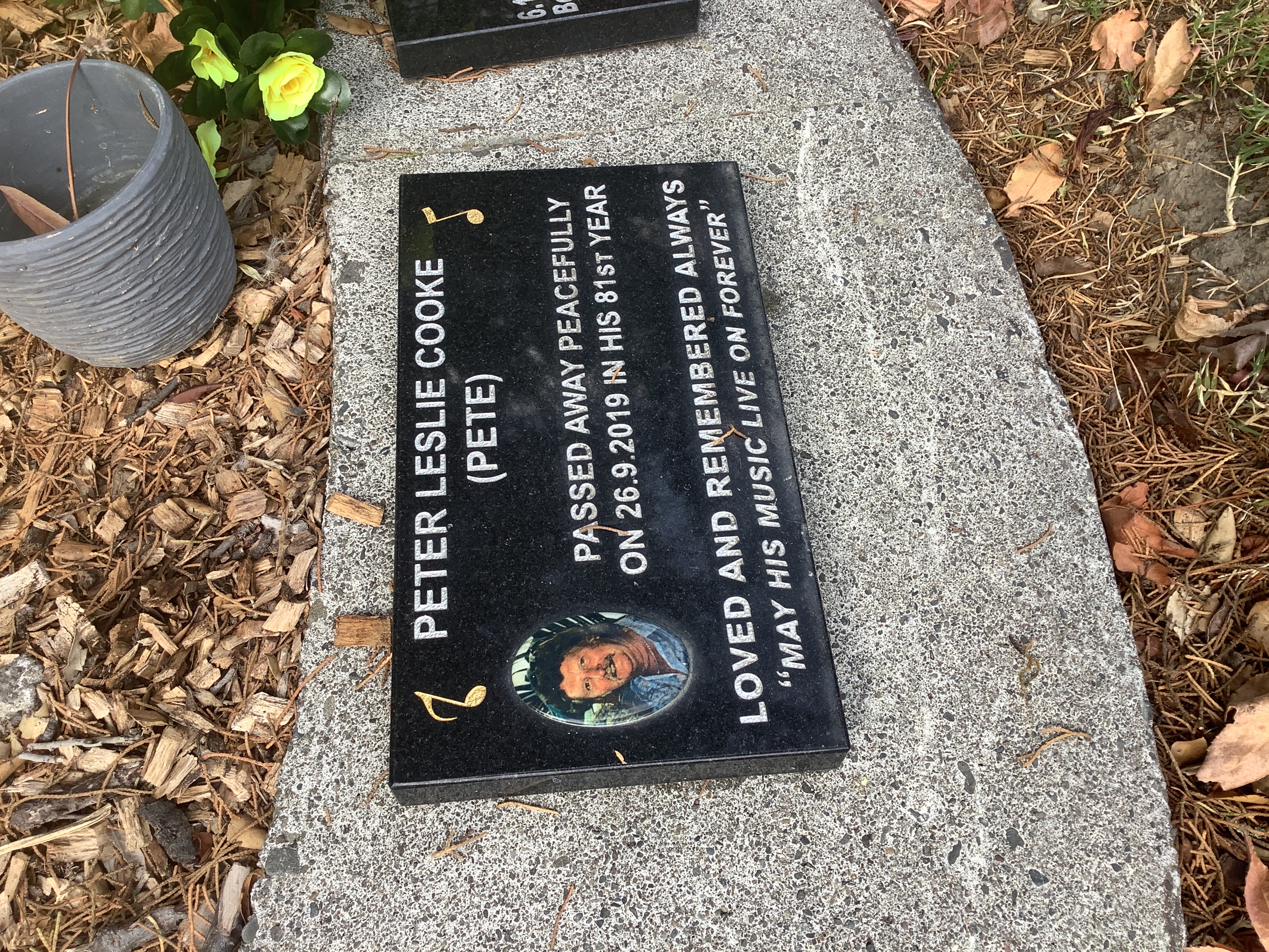 headstone