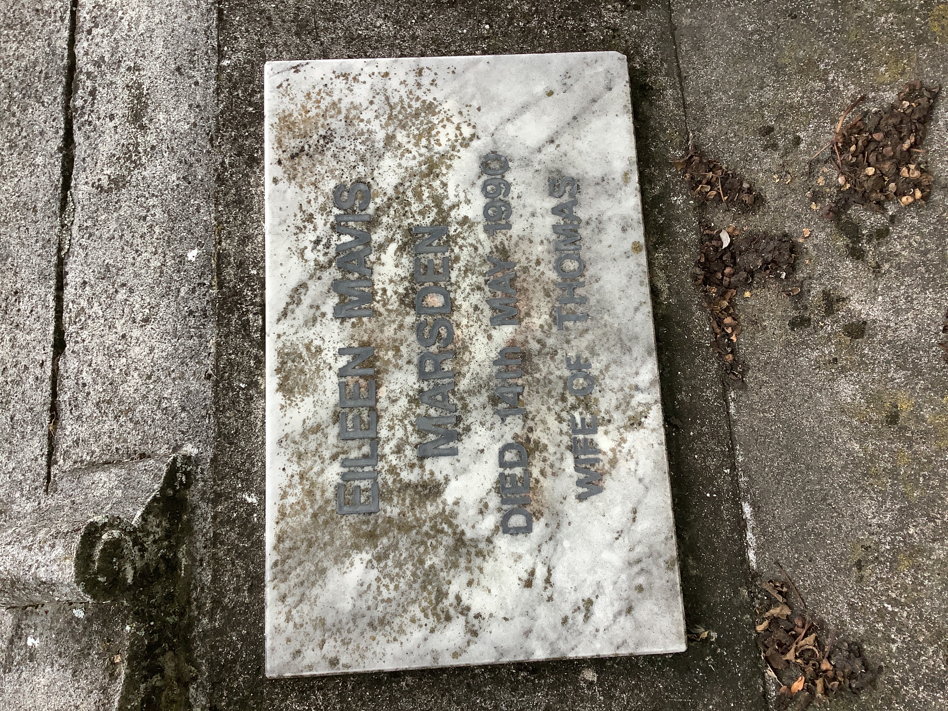 headstone