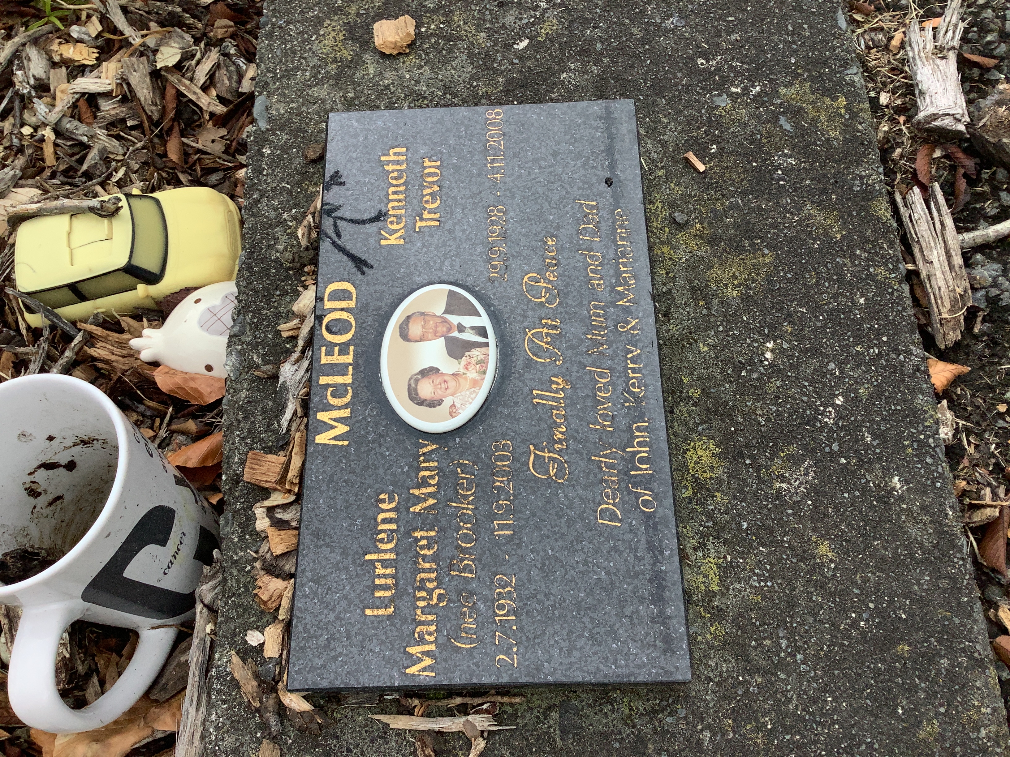 headstone
