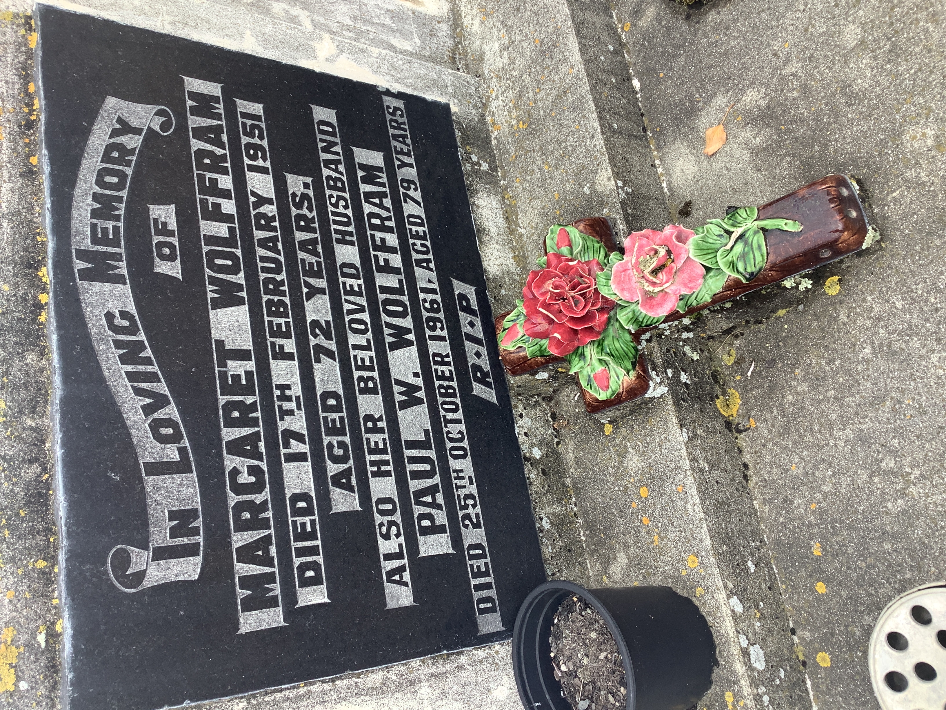headstone