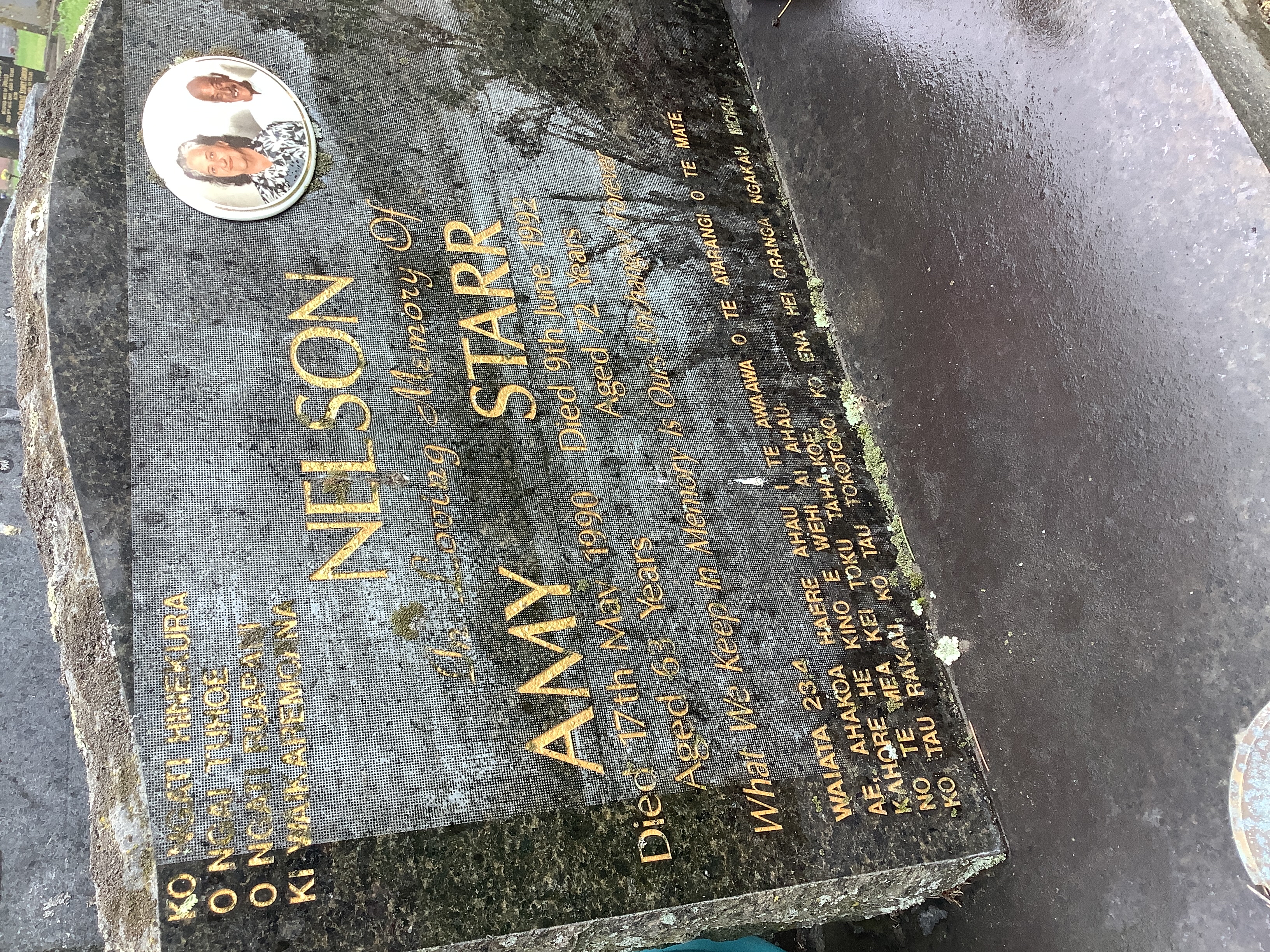 headstone